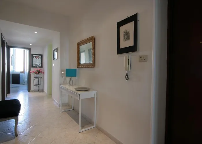 Guest house Apartop 3*
