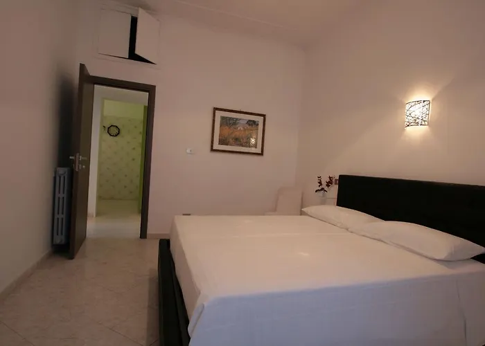 Apartop Guest house 3*