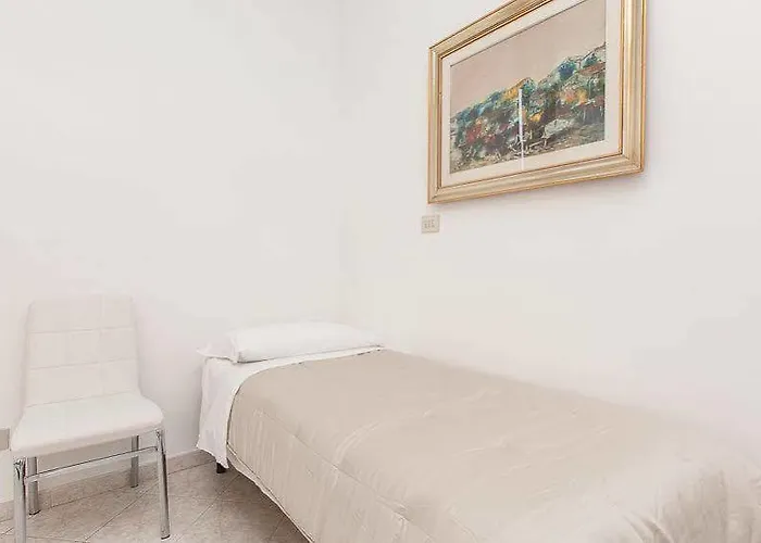 Guest house Apartop 3*